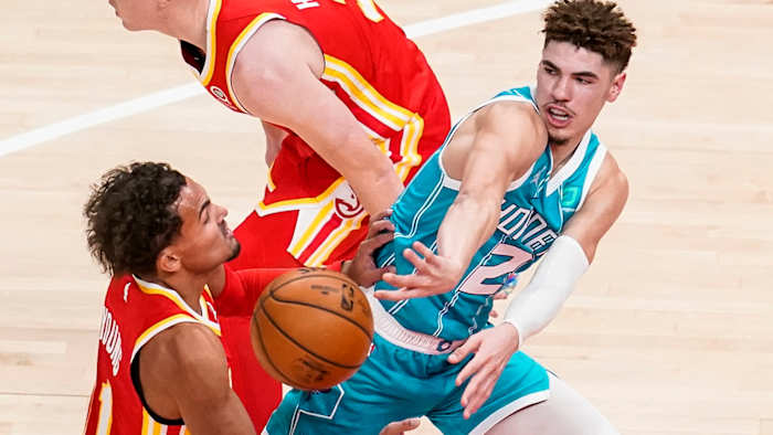 Charlotte Hornets' LaMelo Ball passing the ball